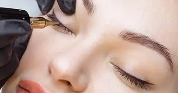 Divalook-Academy-Classes-Eyeliner-Training-Course-Montreal-s.jpg